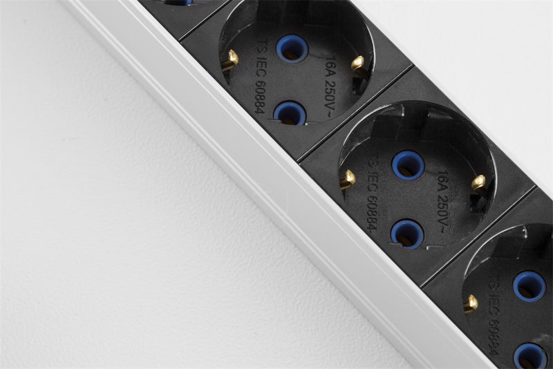 19" 8-Outlet Aluminum Group Outlet with Switch