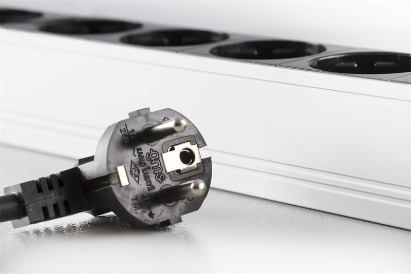 19" 8-Outlet Aluminum Group Outlet with Switch